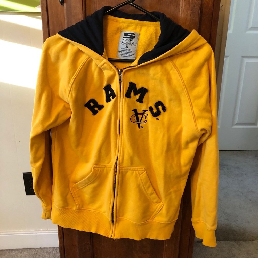 VCU RAMS sweater shirt!  Size Medium